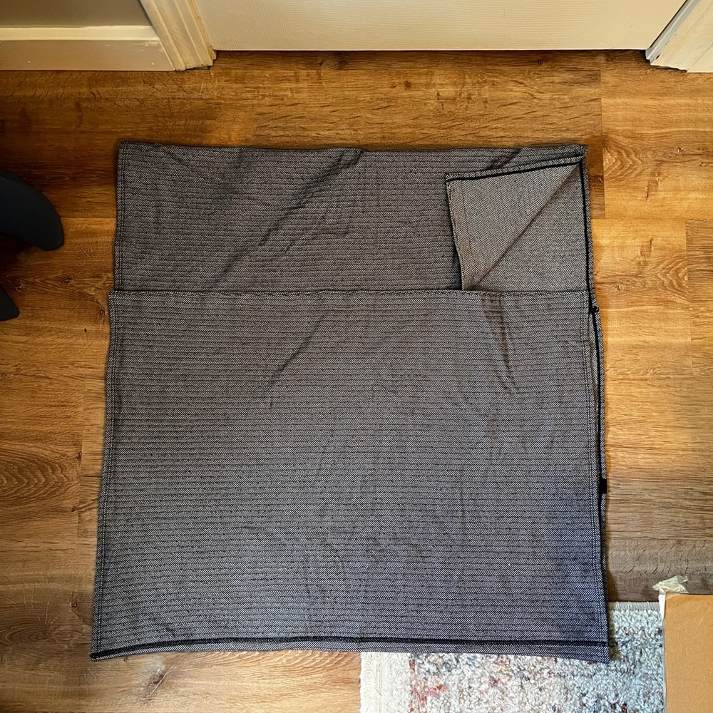 Lululemon Vinyasa Scarf (Rulu) - Picture 4 of 6